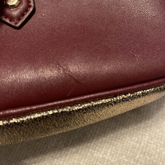 G.I.L.I. Burgundy & Gold Leather Crossbody Bag - Picture 4 of 5